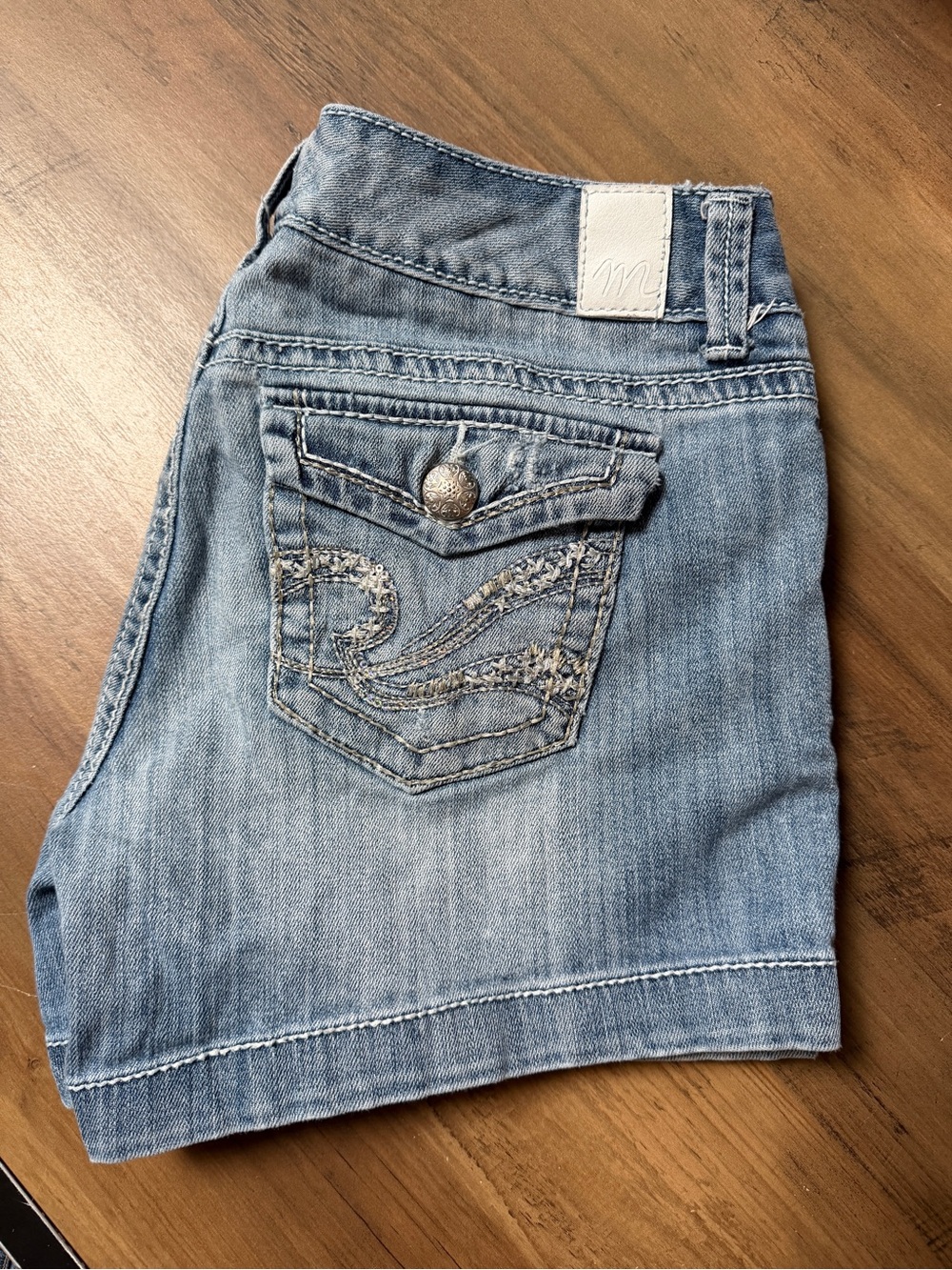 Miss Me Distressed Denim Shorts | Size 7/8 | Light Wash | Stretch